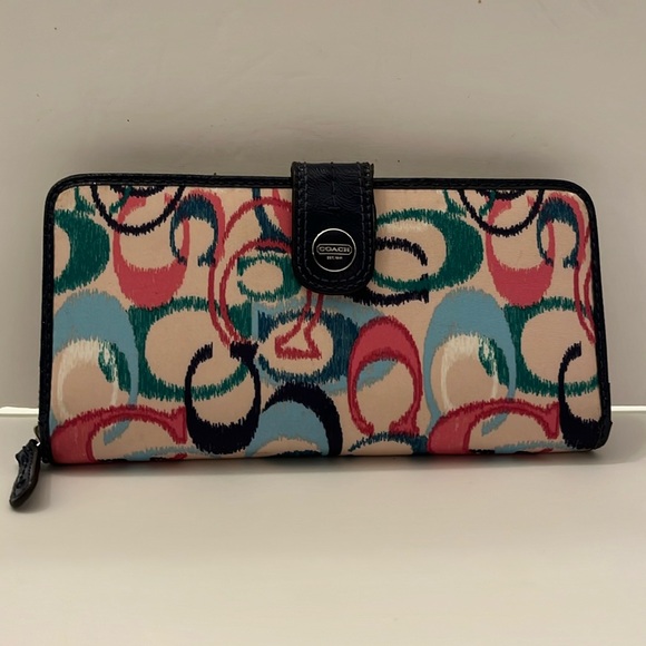 Coach Zip Around wallet - Picture 1 of 9